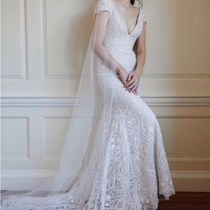 Never worn lace wedding dress!